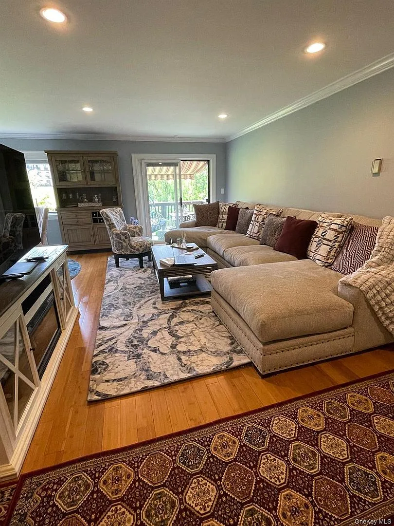 2 bed, 2.0 bath, 1071 sqft, $2,800 — Photo 4