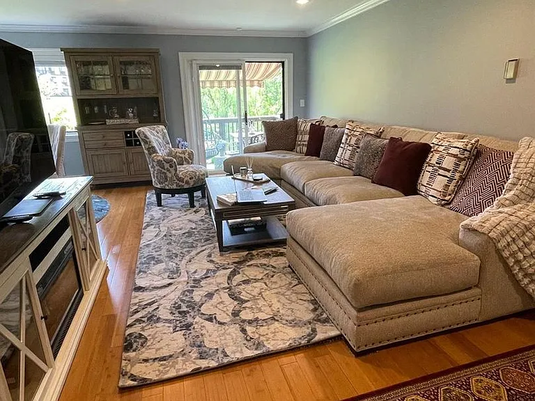 4 Loudon Dr #7 — Photo 4