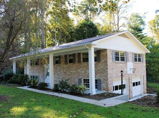 914 Ashley Ln, Hendersonville, NC 28791