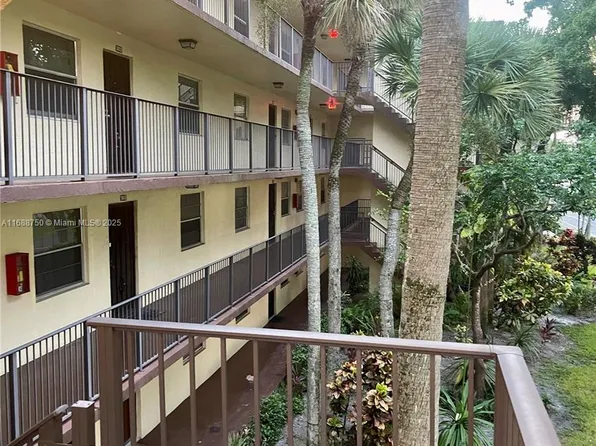 3161 NW 47th Ter APT 301, Fort Lauderdale, FL 33319