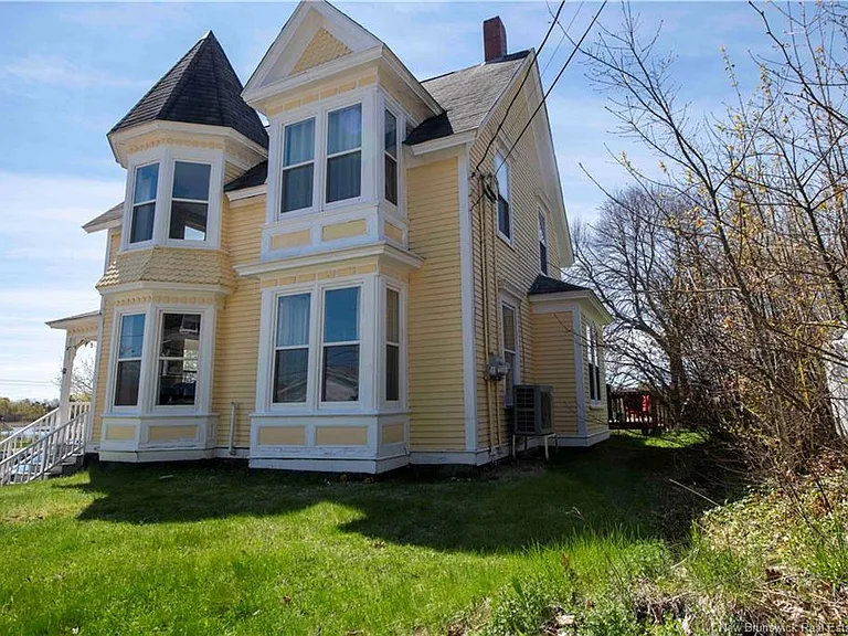 15 Allison Ave — Photo 33