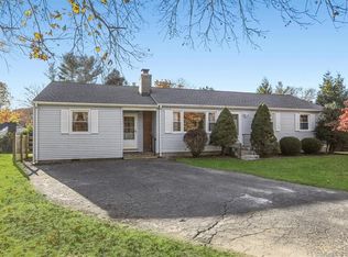 1 Sycamore Ln, Brookfield, CT 06804