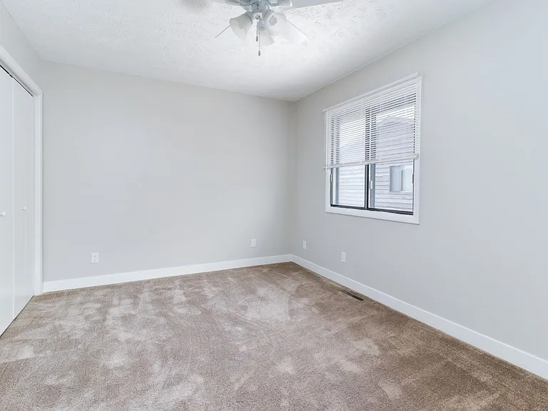 111 N Orr Dr — Photo 13