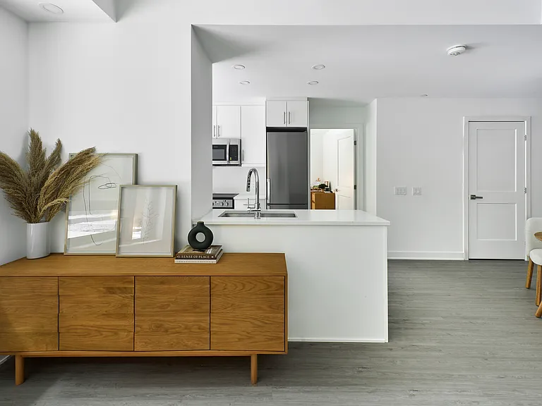 383 Albert St — Photo 15