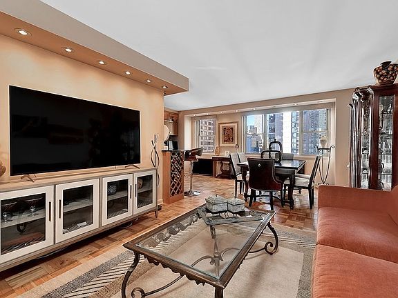 4th image of 300 E 40th St APT 19S