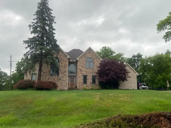 28880 Streamwood Ln, Southfield, MI 48034
