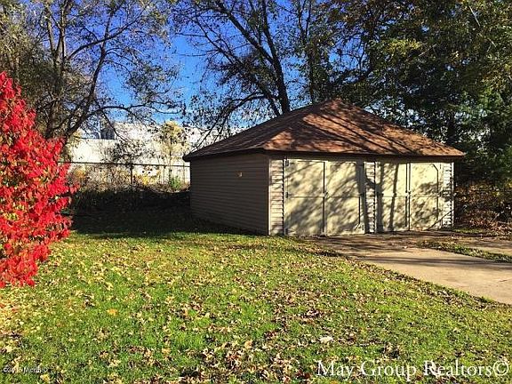 4th image of 1418 Muskegon Ave NW