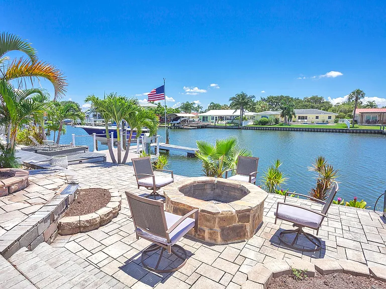 3911 Americana Dr — Photo 31