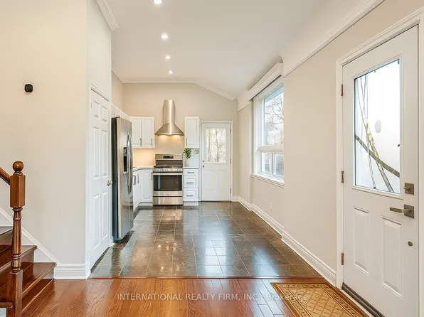 9 Benshire Dr, Toronto, ON M1H 1M1