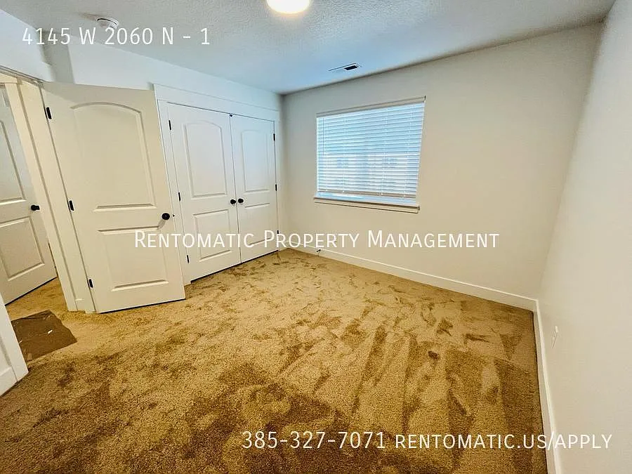 4 bed, 2.5 bath, 2400 sqft, $2,424 — Photo 4
