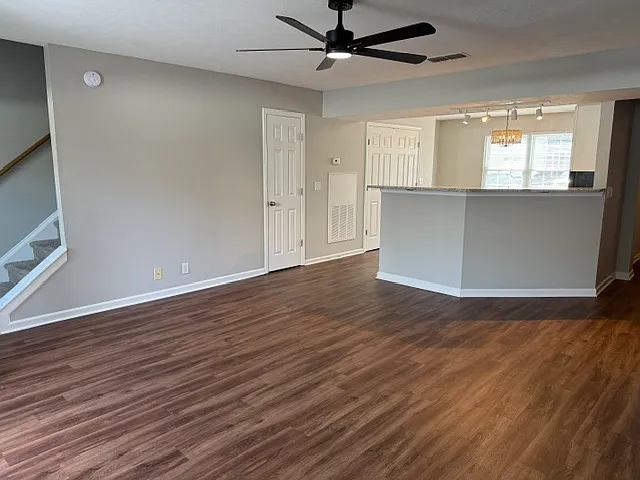 1026 Wolves Den Pl — Photo 9