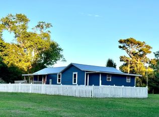 2017 Sloop Point Rd, Hampstead, NC 28443