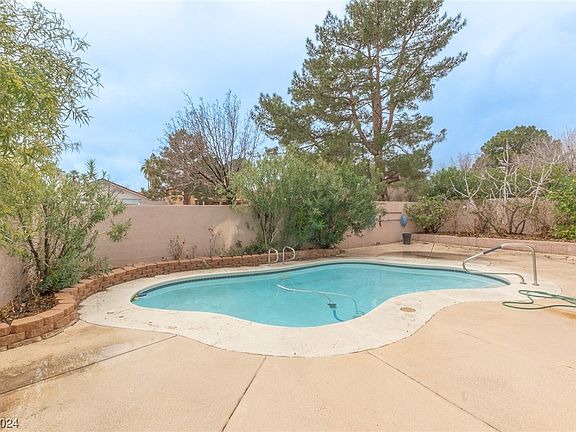 3rd image of 7621 Oyster Cove Dr
