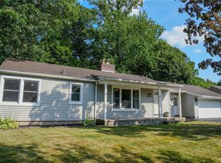 136 Valley Crest Rd, Rochester, NY 14616
