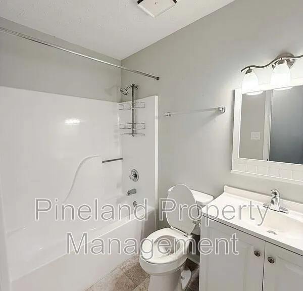 1690 Clairborne Dr — Photo 17