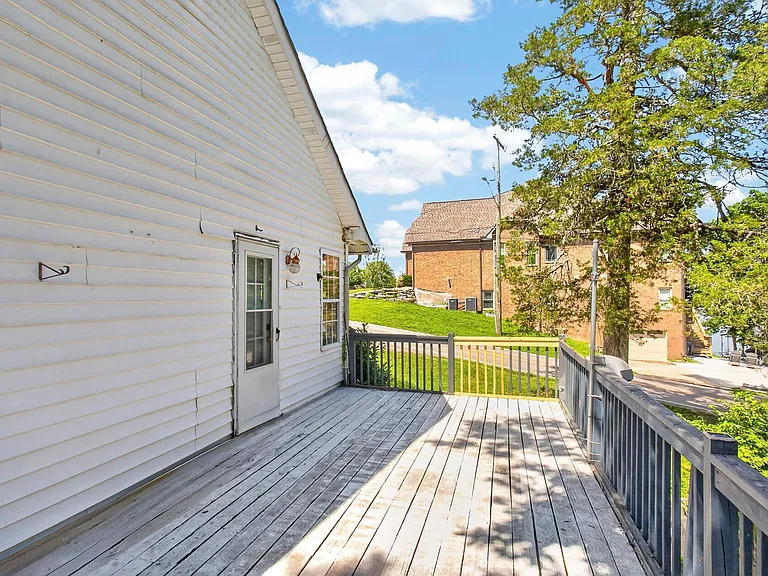 3008 Lakeshore Dr — Photo 43