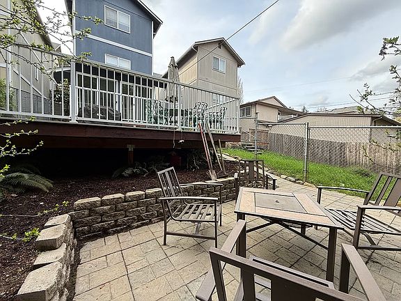 4th image of 9020 20th Ave NE #E