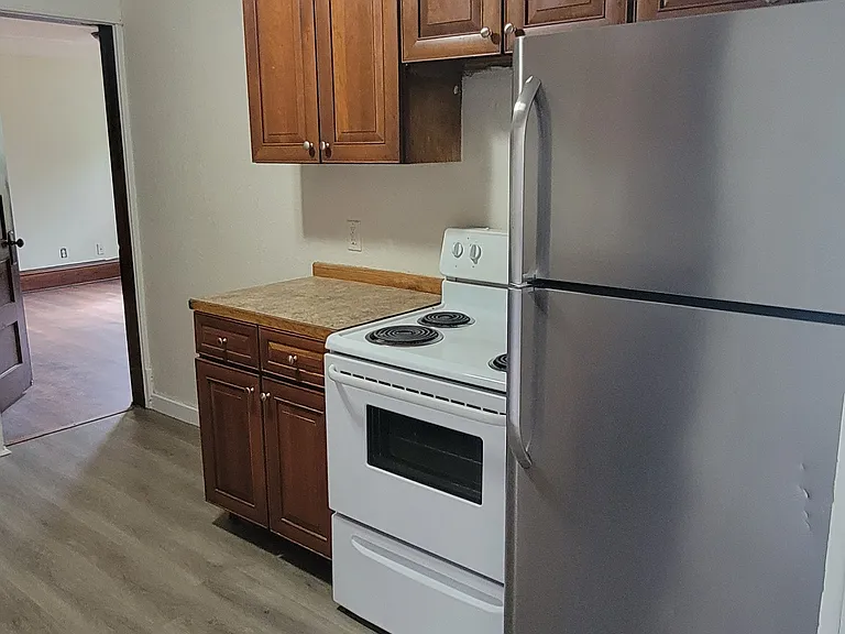 2704 16th Ave S #4 — Photo 3
