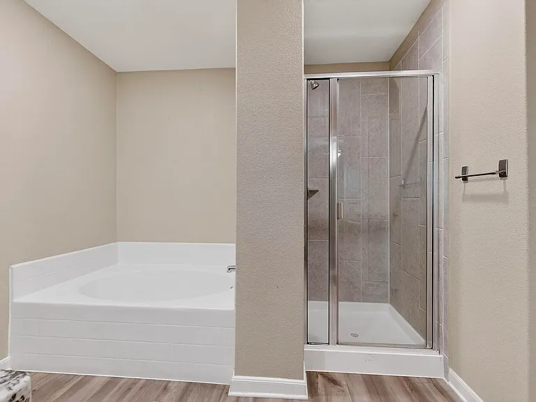 305 Honeysuckle Ln — Photo 27