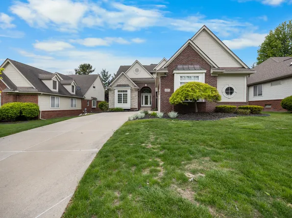 22273 Abington Dr, Farmington Hills, MI 48335