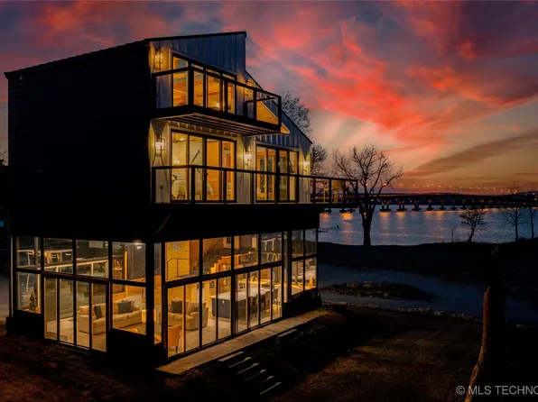 1530 Regatta Dr, Grove, OK 74344