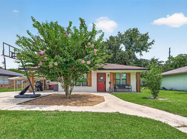 1005 Avenue D, Rosenberg, TX 77471