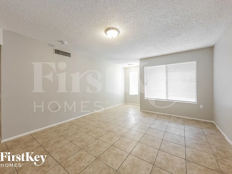 3816 W Northern Ave — Photo 3