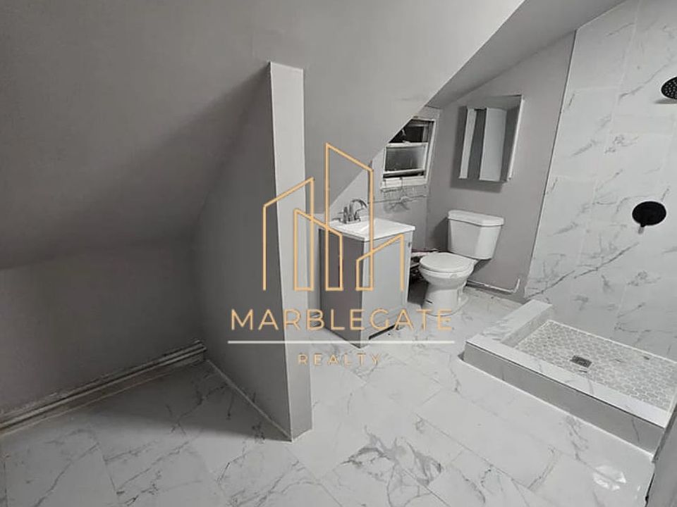 2nd image of 144 Wakeman Ave #11
