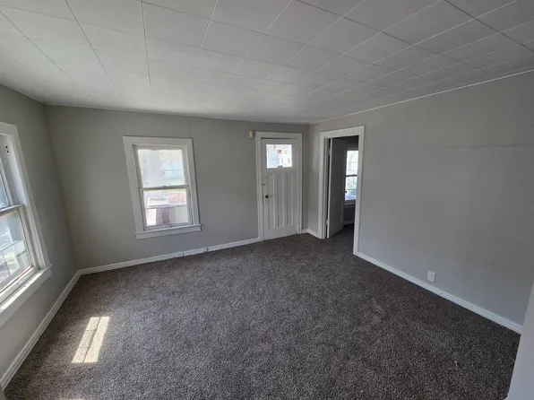 3081 E 67 ST, 3081 E 67th St, Cleveland, OH 44127