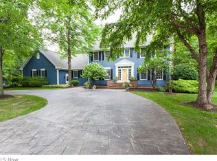 2330 Valley Wood Rd, Akron, OH 44333