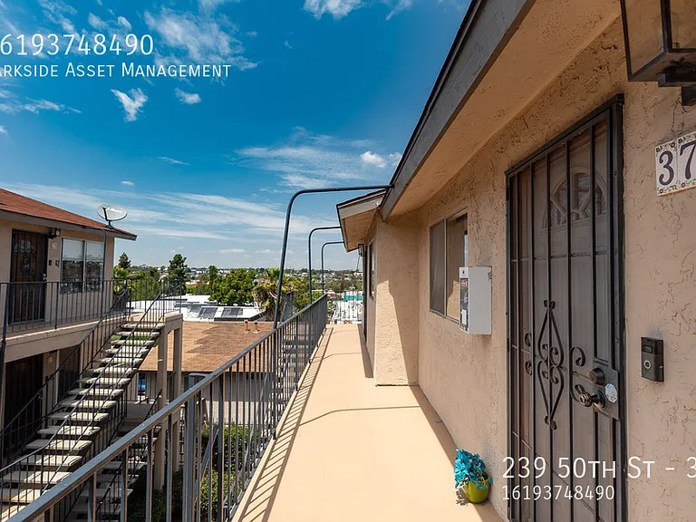 239 50th St #37 — Photo 18