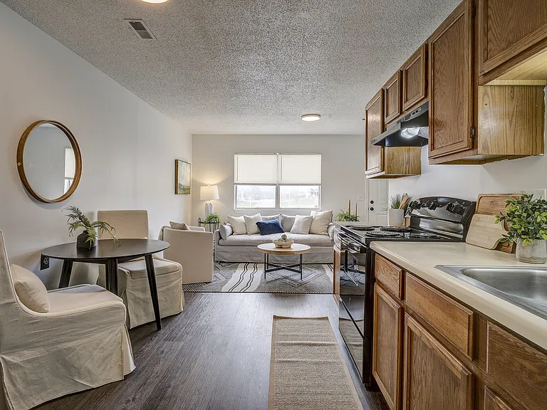 714 N North St #6 — Photo 12