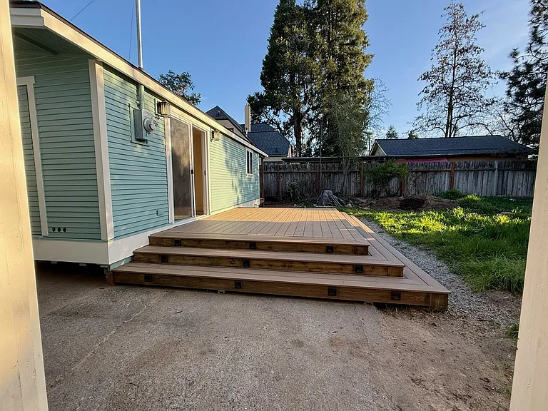 414 Newtown St — Photo 13