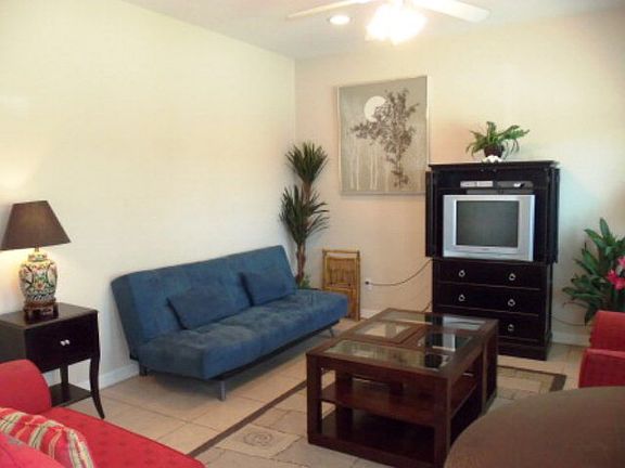 4th image of 107 W Bahama St
