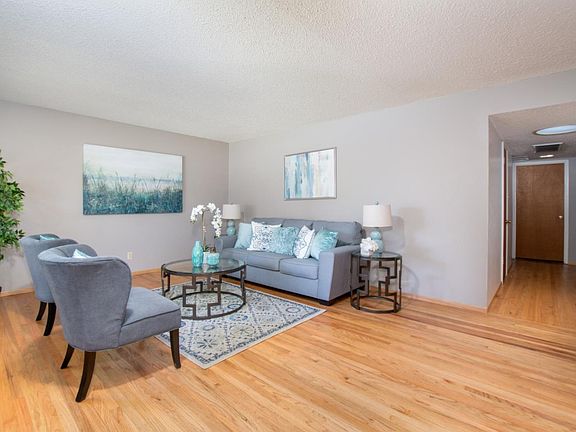 2nd image of 2533 Malaga Dr