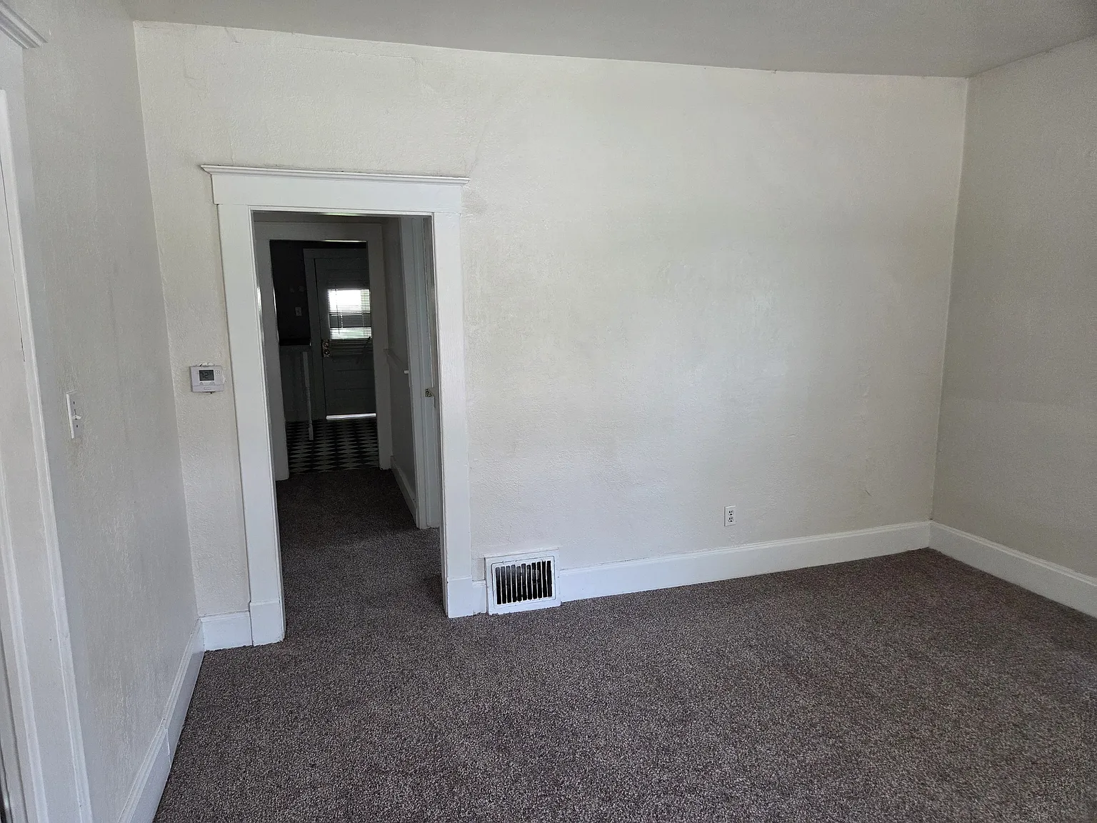 943 E Delmar - Walk to MSU Campus!! — Photo 2