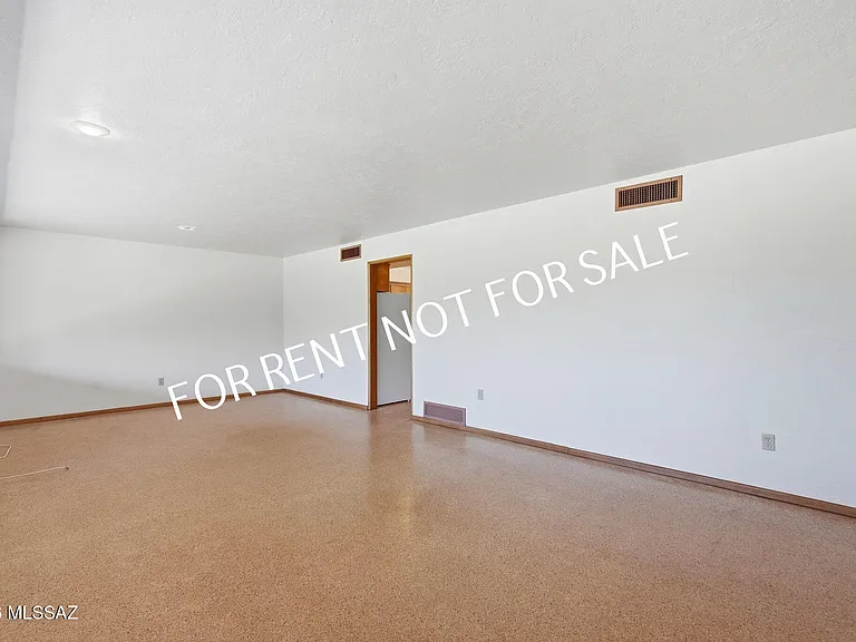4565 E Quivira Dr — Photo 6