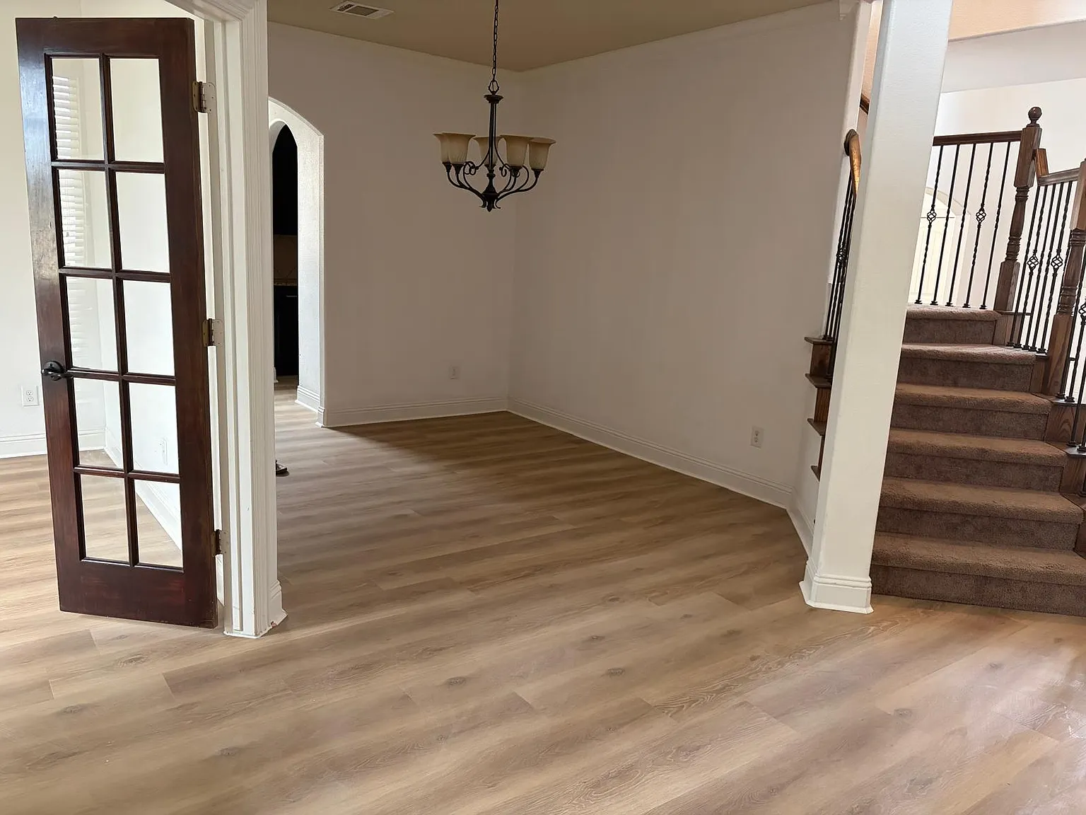 5 bed, 3363 sqft, $3,595 — Photo 4