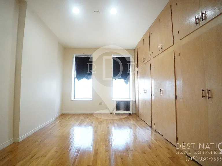 72 Nelson St #2R — Photo 11