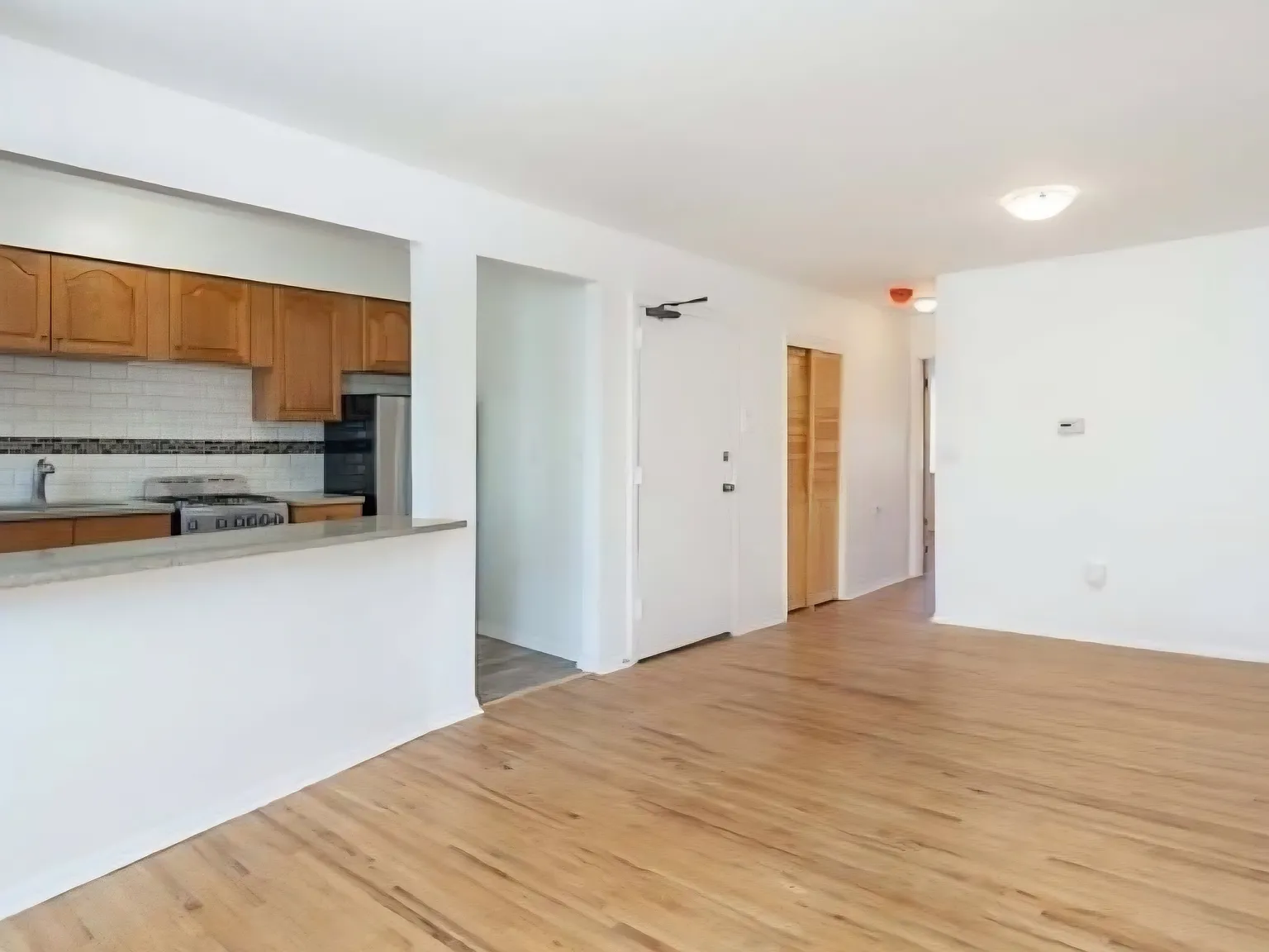 1 bed, 700 sqft, $2,000 — Photo 3