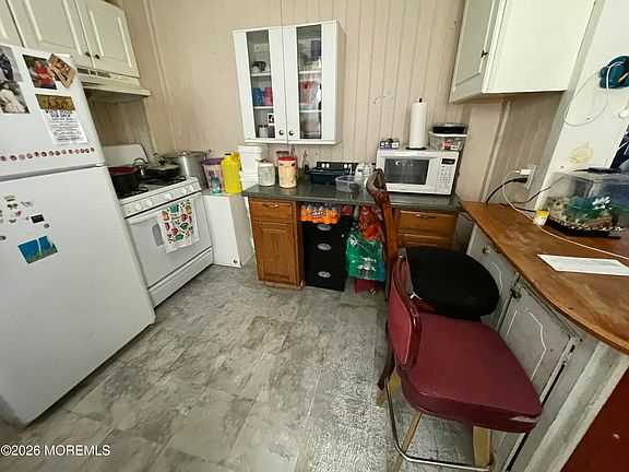 4th image of 2402 Auburn Terrace