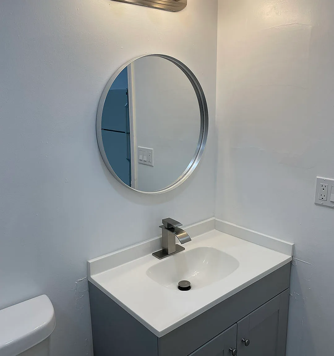 215 Leroy Ave — Photo 2