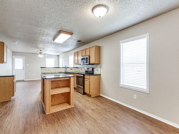 2nd image of 4821 Waterford Dr