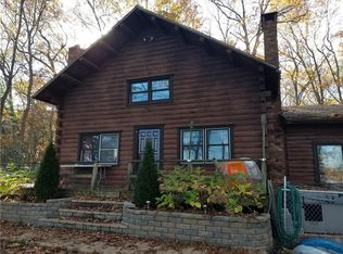 89 Pine Ledge Rd, Greenville, RI 02828