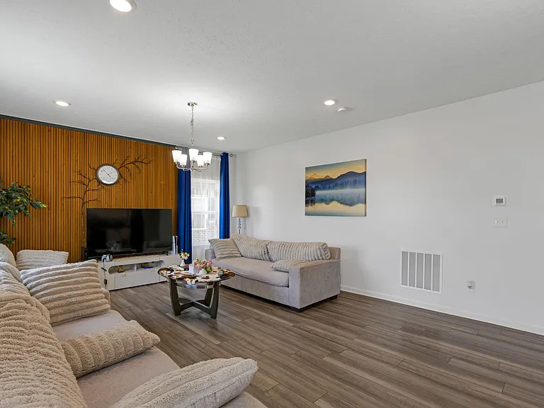 165 Cape May Dr — Photo 18