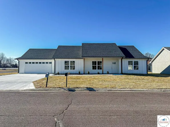 710 Ivy Ln, Sedalia, MO 65301