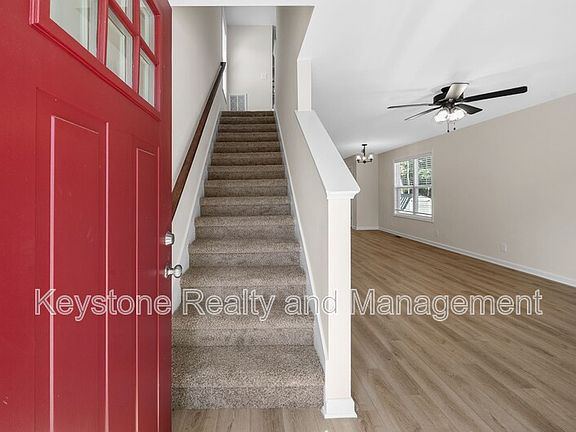 2nd image of 178 Oak St