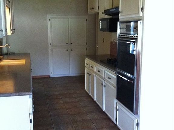 2nd image of 9845 Holly St