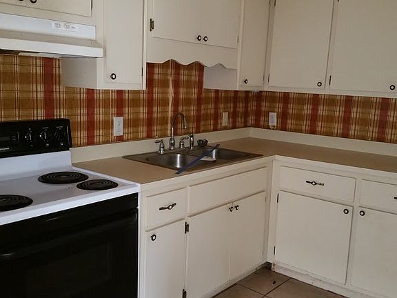 5th image of 1510 NE 5th Pl