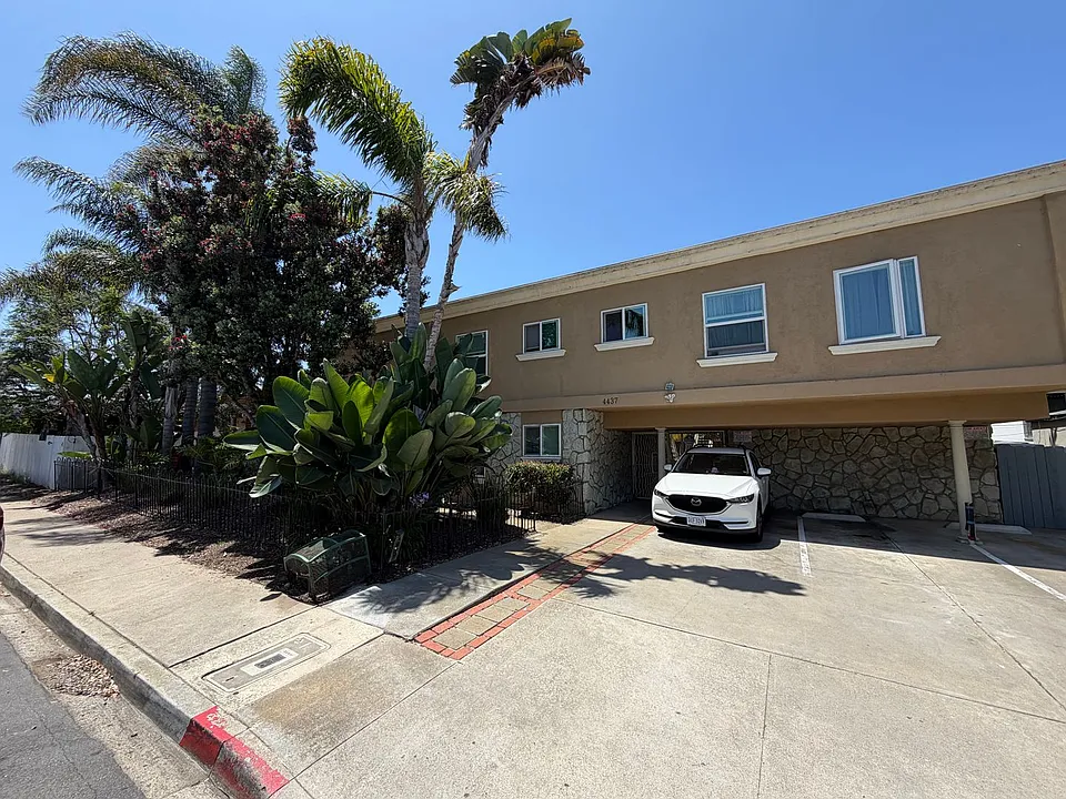 4437 Mentone St #8